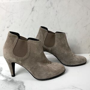 Bata Pelle Vera suede ankle booties